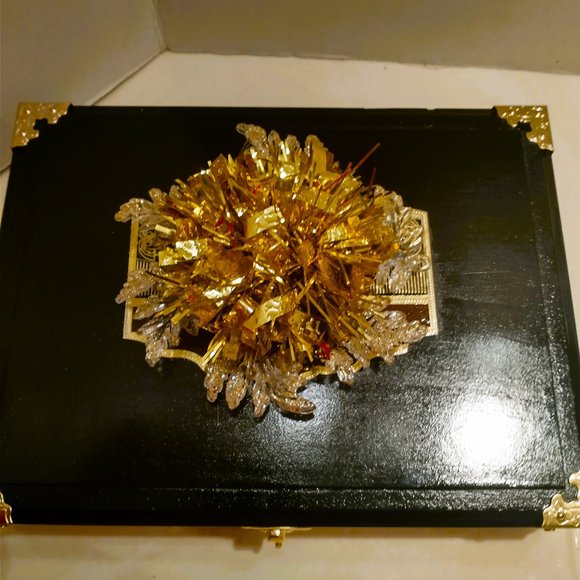 Suenos de Saundra Upcycled Grande Cedar Cigar Box, Jewelry/Storage Box - Picture 11 of 13